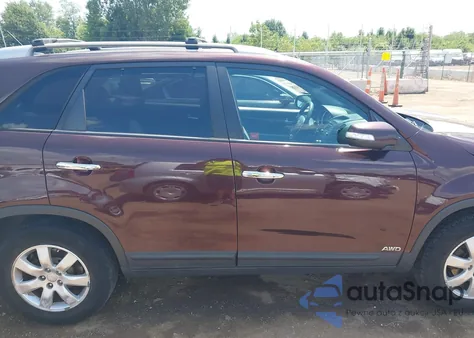 2011 Kia Sorento Lx z USA, uszkodzony, nr VIN 5XYKTCA15BG128949